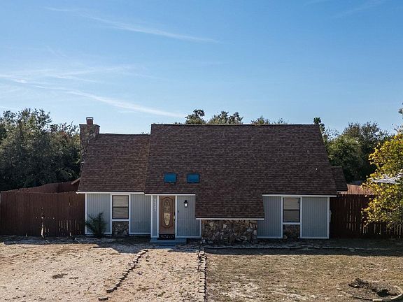 2nd image of 2343 Grand Oaks Ln