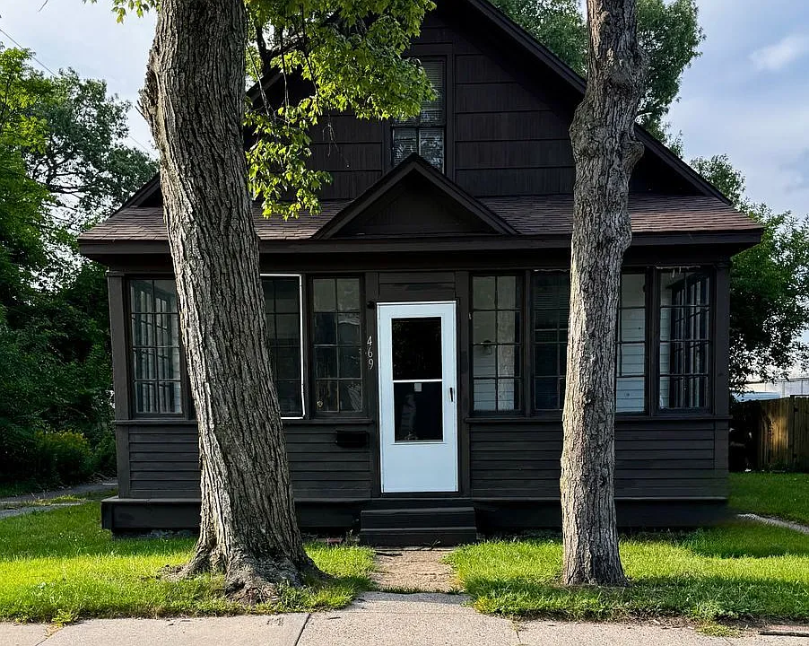 469 W Forest Ave