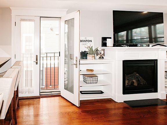 5th image of 41 Coffey St Unit 4