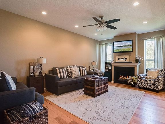 You will love to unwind here! Picture chilly MN nights cuddled up by your gas fireplace.