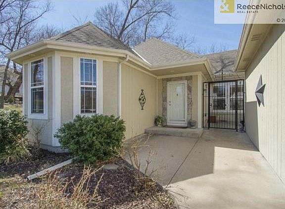 Gated Court Yard in the front with access from outside or from t