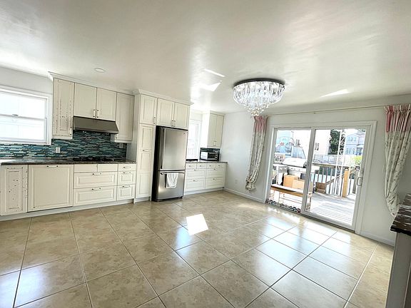 2nd image of 33 Father Capodanno Blvd #2