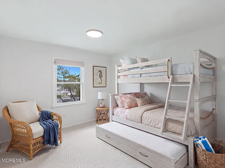 75 Grand Central Ave #6 — Photo 12