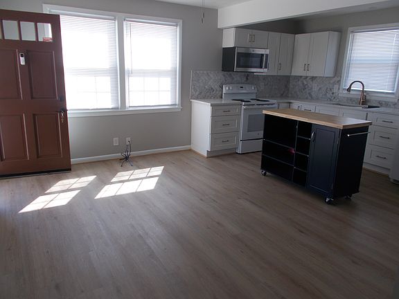 5th image of 208 Grandview Dr #A