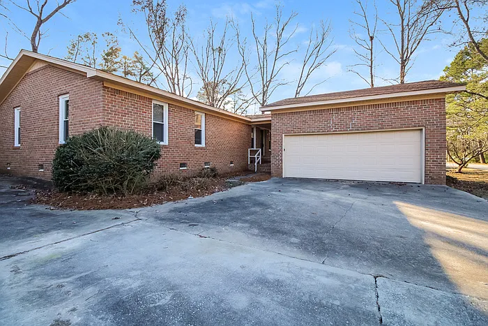 4 bed, 2.0 bath, 1972 sqft, $2,045 — Photo 1