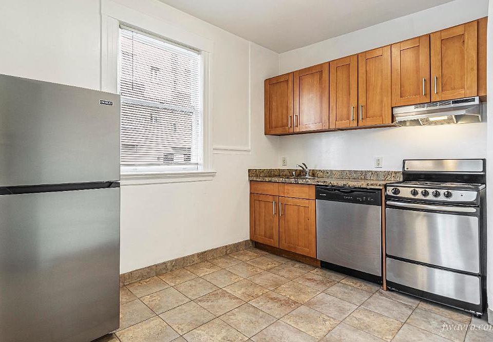 1st image of 1385 Clay St APT 2