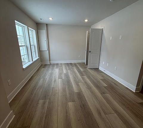 2nd image of 1806 Oxbow Rd