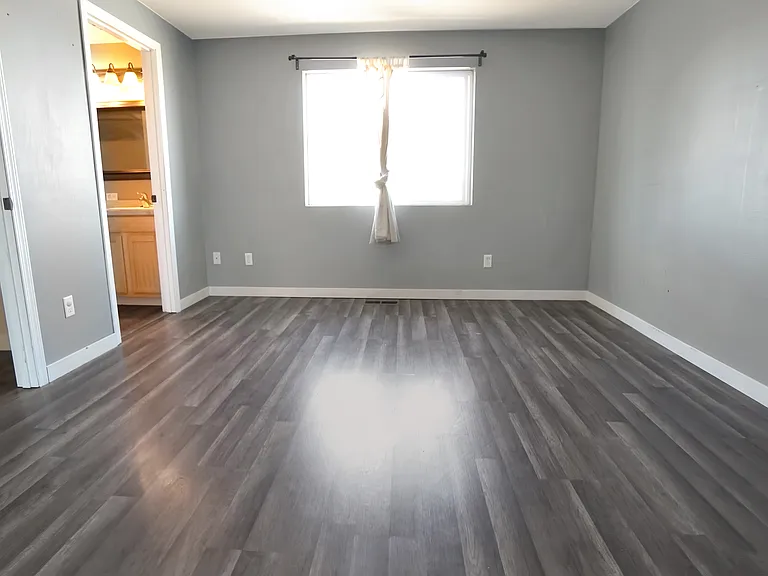 9933 Bourbon St SE — Photo 11
