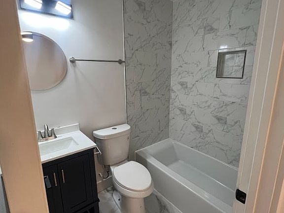 3rd image of 4128 Ivanhoe Ave #1