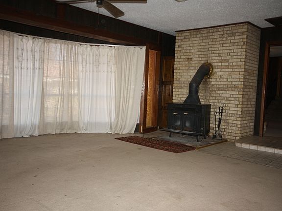 5th image of 216 S Holcomb St