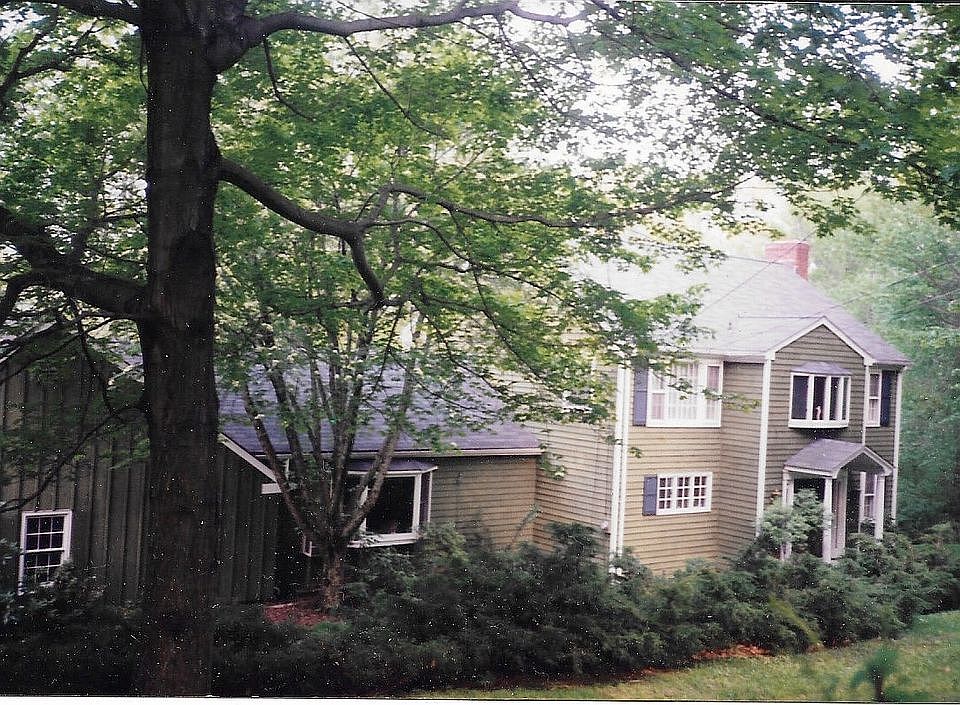 1st image of 75 Sheridan Dr