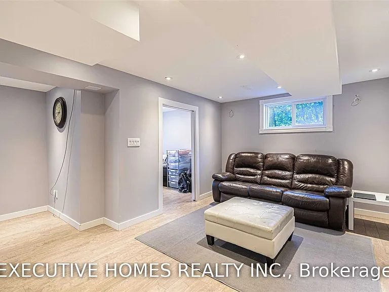 384 Ashbury Rd — Photo 33