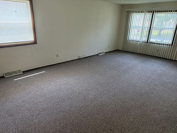 3rd image of 9056 N Joyce Ave