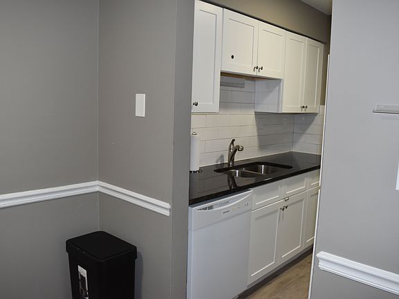 5th image of 950 Forestbrook Rd APT F7