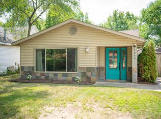 1340 Beechwood St NE, Grand Rapids, MI 49505