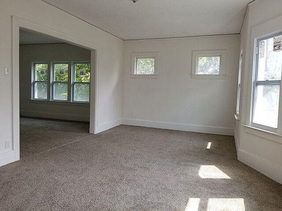 5th image of 5032 Hurlbut St #1