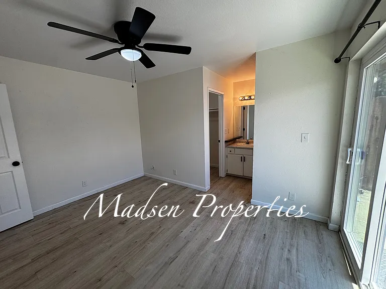 125 Casey Ct — Photo 10