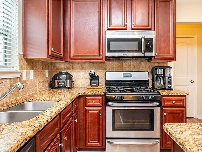 7761 Sylvaner Ln — Photo 27