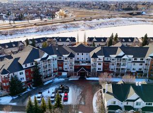 8 N Prestwick Pond Ter SE #202, Calgary, AB T2Z 4P3