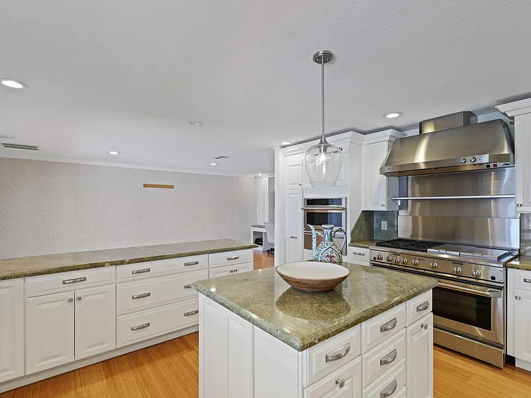 2204 Notre Dame Dr — Photo 19