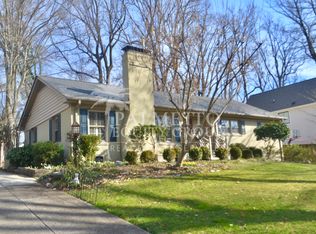102 Forestdale Dr, Greensboro, NC 27403