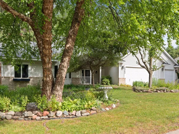 2323 Snowshoe Ln E, Maplewood, MN 55119