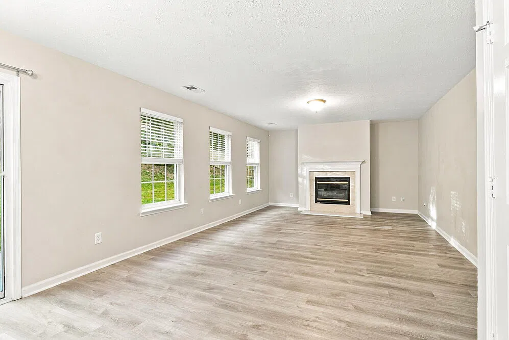 3 bed, 2.5 bath, 1800 sqft, $1,930 — Photo 4
