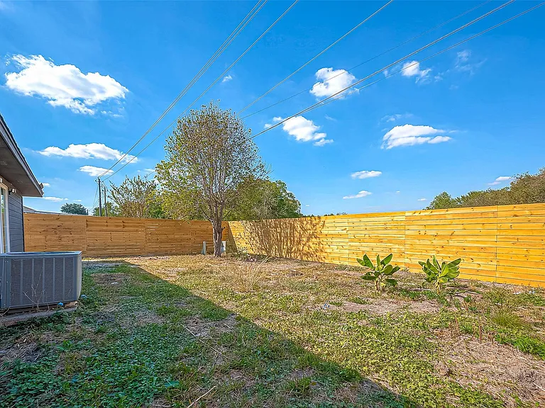 3010 Bandell Dr — Photo 31