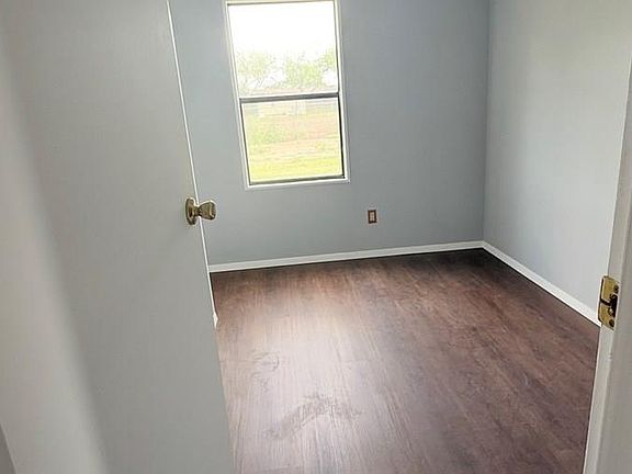 3rd image of 33159 Ohio Station Rd