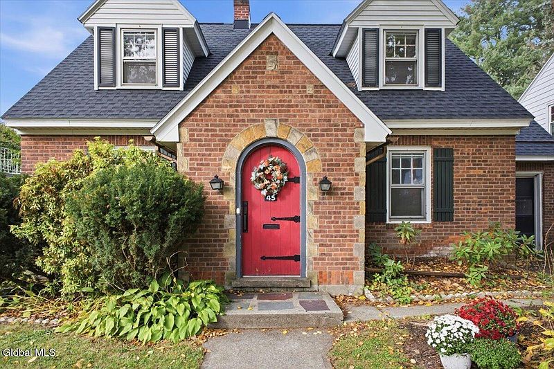4th image of 45 Pointview Drive