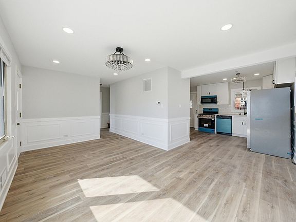 5th image of 8516 Austin Ave