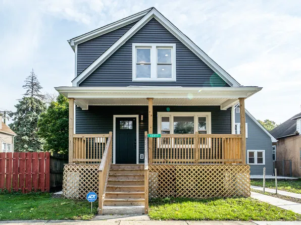 12317 S Carpenter St, Calumet Park, IL 60827