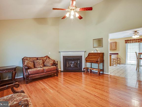 4th image of 39 Shauns Ln