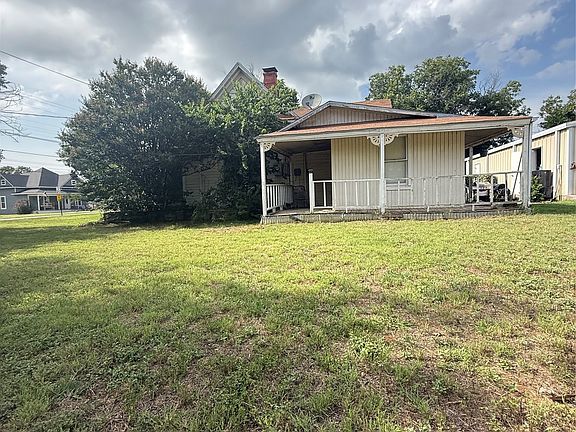 5th image of 803 N 3rd St