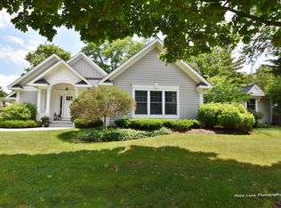 905 Meadows Rd, Geneva, IL 60134