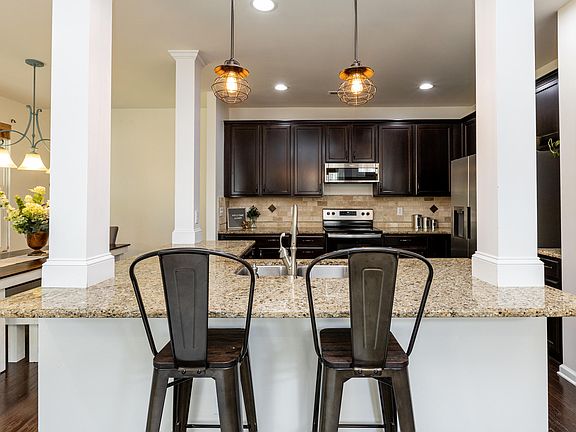 4th image of 7250 Terregles Dr