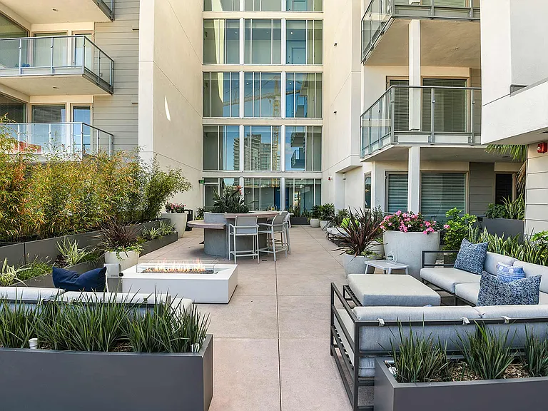 Garden Courtyard with firepit