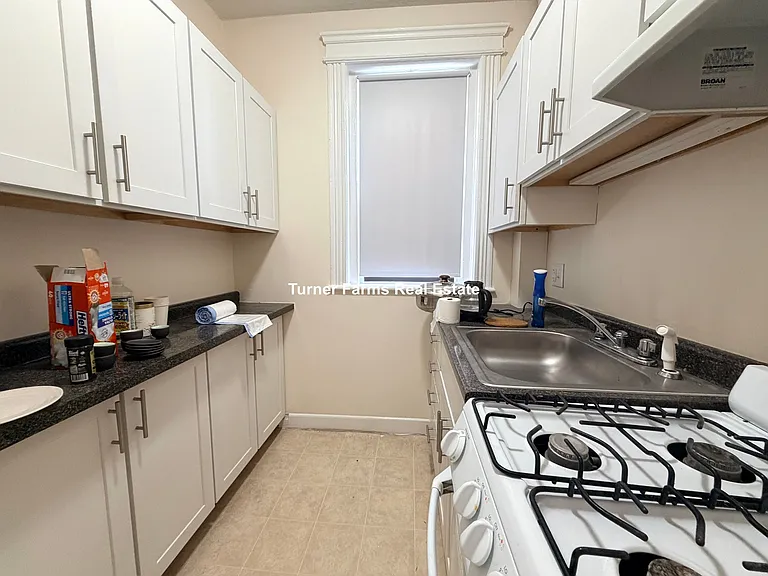 1160 Commonwealth Ave — Photo 2