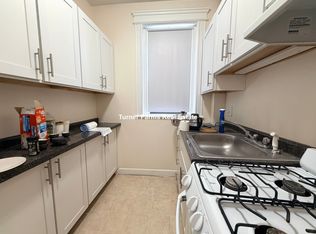 1160 Commonwealth Ave #40C, Allston, MA 02134