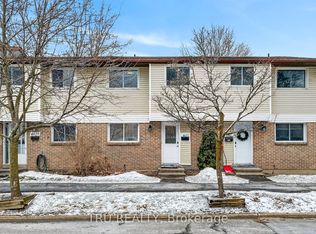 4631 Cecilia Cres #26, Ottawa, ON K1J 8S7