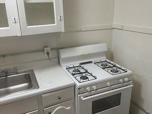 4th image of 535 Gladstone Blvd APT 5