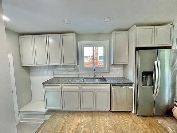 5th image of 21419 Timberidge St