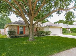 15714 Castorglen Dr, Webster, TX 77598