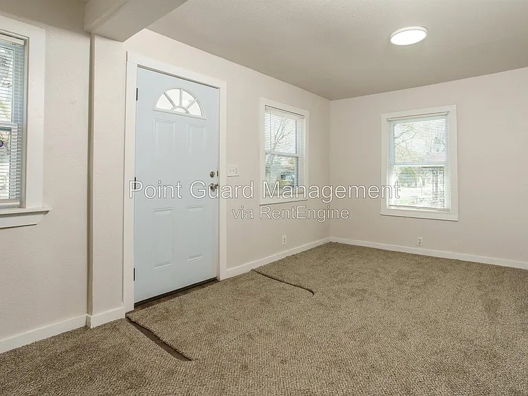 1927 S Mosley St — Photo 2