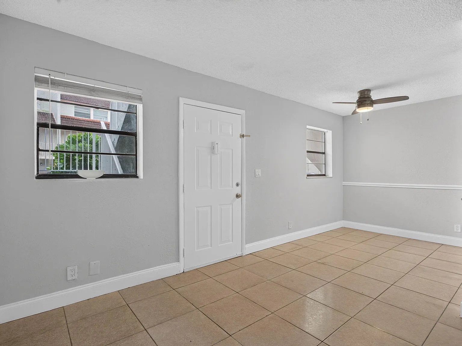 3760 NW 115th Ave — Photo 3