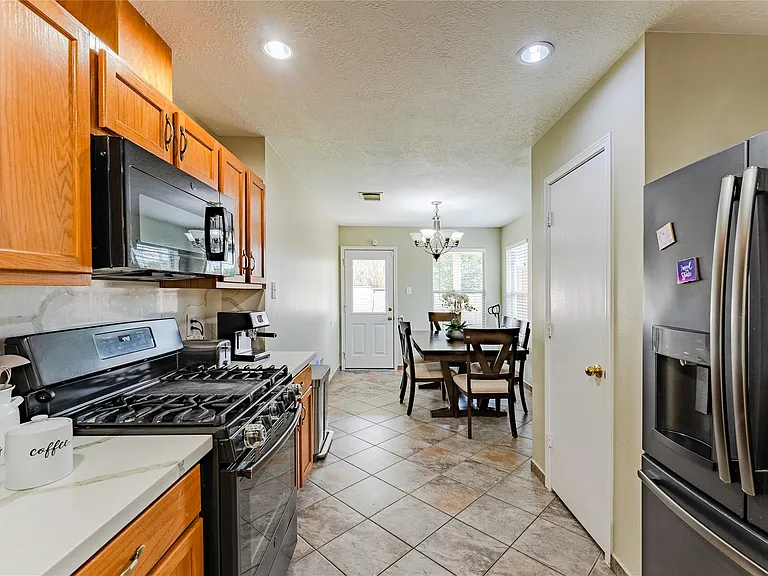 7602 Little Thicket Ct — Photo 20