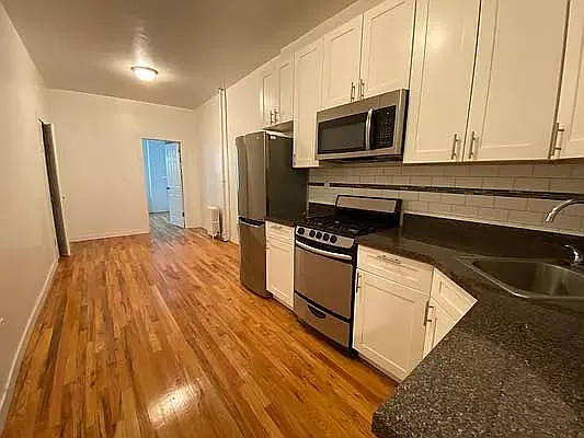 Rented by Bond New York | media 3