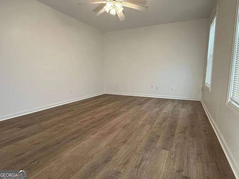 160 2nd St #2 — Photo 11