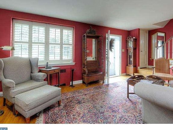 4th image of 202 Stonehurst Dr