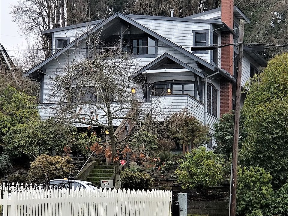 1st image of 606 Quince St NE